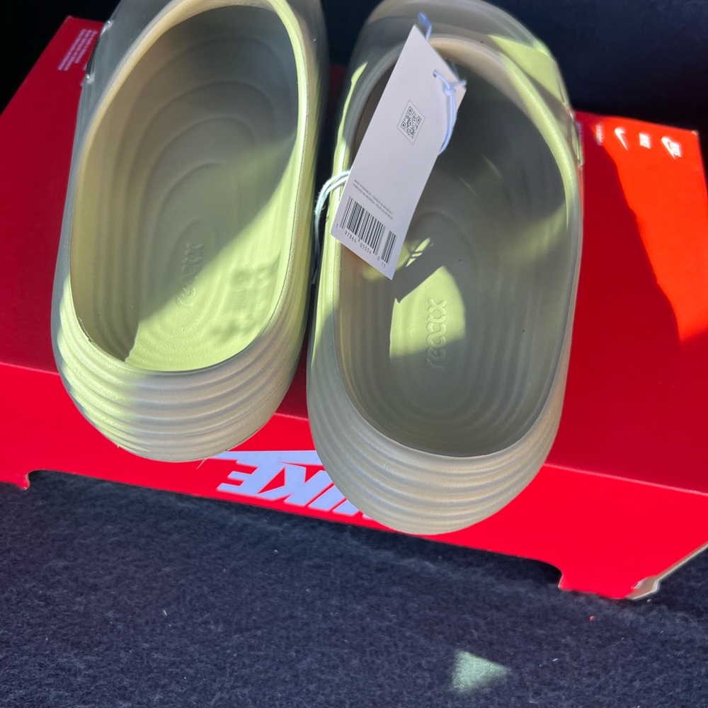 Nike Men’s Slide Sandals in Olive Green - Picture 6 of 8